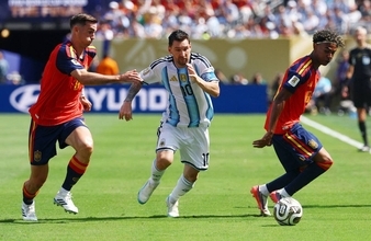 【Ｗ杯】前半は両者譲らず０―０で折り返し　スペインが押し込む展開もアルゼンチンがしのぐ