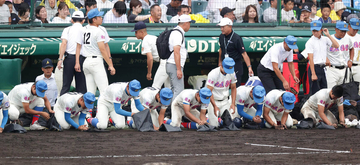 【甲子園】Ｖ経験校・花咲徳栄でも解けなかった“４９校目の呪縛”　岩井監督は次男との親子鷹ピリオドも「感謝です」