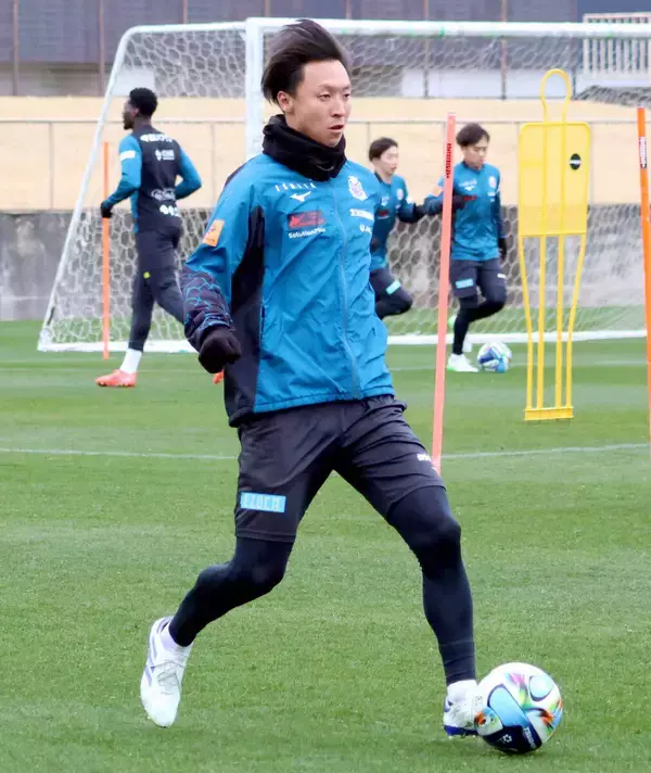 Ｊ２札幌ＭＦ荒野拓馬「変わった姿を見せられたら」今年は無駄な警告封印　２人の“恩人”との約束守り計算できる戦力に　８日開幕いわき戦