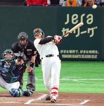 【巨人】増田陸が左翼線へ先制二塁打　６番でポイントゲッターの仕事　今季初５番のキャベッジが一塁から一挙生還