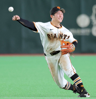 【巨人】浦田俊輔が走守で躍動　盗塁決め得点、二塁でスライディングキャッチ