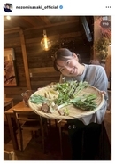 佐々木希、長野で「山菜ツアー」大量ゲットにニッコリ！「ただただずっと可愛い」「野菜も自然もサイコー」