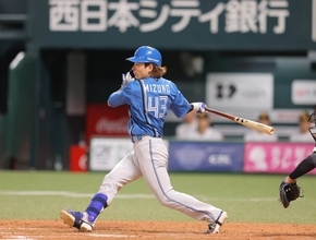 【日本ハム】 ミス逃さず勝ち越し成功！　崖っぷち０勝４敗からの大逆転突破なるか　水野達稀がしぶとく適時打