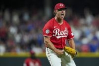 レッズが守護神パガンとの再契約を正式発表　総額３１億円の２年契約