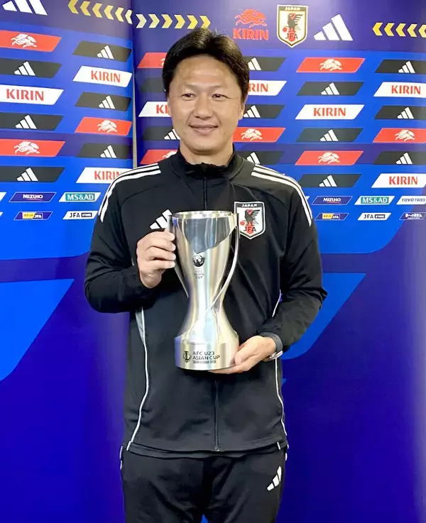 Ｕ―２３日本代表が大会連覇を果たしたアジア杯から帰国…大岩剛監督「優勝出来て非常に選手の成長を見れた」