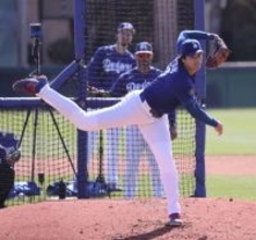 ドジャースが球団史上初のワールドシリーズ３連覇へ全選手がキャンプイン！　大谷翔平の二刀流調整も本格化