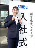 「陸上８００Ｍの久保凛がビシッとスーツ姿「“凛”とした大人になって成長したい」積水化学の入社式」の画像1