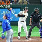 「【巨人】今季初の「２番」先発出場のキャベッジが第１打席で闘志あふれるヘッスラで二塁打　前日は３三振」の画像1