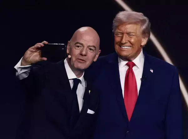 トランプ米大統領、Ｗ杯決勝戦観戦を正式発表　ＦＩＦＡのインファンティノ会長とともに優勝チームにトロフィー授与へ