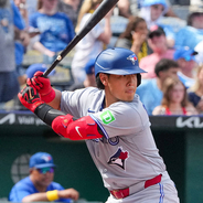 岡本和真、８回のチャンスは「３３３」の右飛　大飛球も…ひと伸び足りず　５回には難敵から勝ち越し適時打