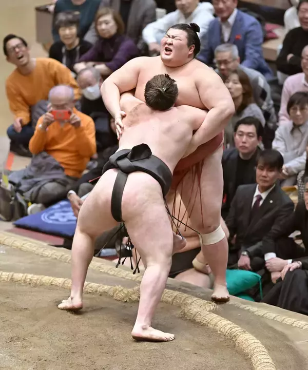 優勝争い佳境と掛けて、松山千春の名曲と解く…その心は？　元大関・琴風の目