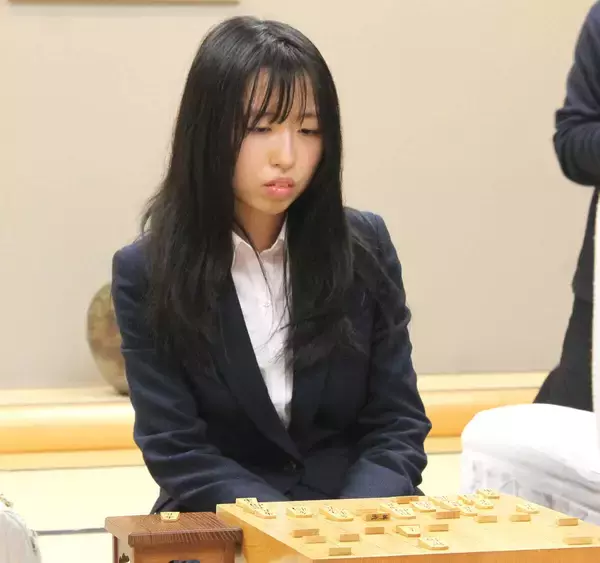 大島綾華女流二段、憧れの福間香奈女流王位への挑戦権獲得「持ち時間の長い将棋で福間さんと指せることがとても光栄」