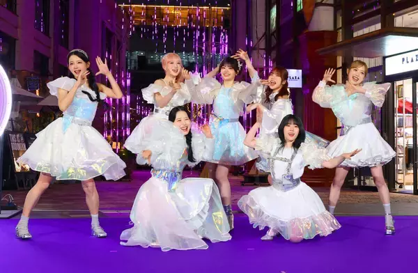 ＭＥ：Ｉ、デビュー２周年記念日に特別仕様のイルミネーション　「やばい」「かわいい」と喜び爆発