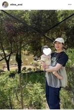 ２児のママ・新井恵理那アナ、親子で多摩動物公園を満喫！ライオンを見つけたときの喜びは「サバンナ級」