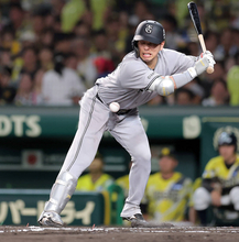 【巨人】大城卓三が阪神投手陣から複数死球受ける　すっぽ抜け　背中と右太もも付近に直撃