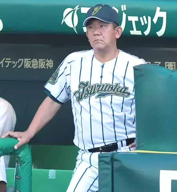 【甲子園】鶴岡東、２年ぶりの聖地での勝利を逃す　佐藤俊監督「流れを最後までつかめなかった」