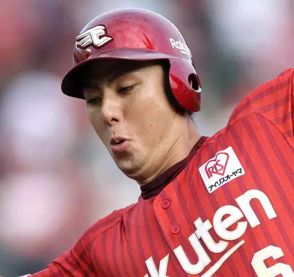【楽天】村林一輝がベースカバーで走者と交錯　あわや大惨事も治療を経てプレー復帰