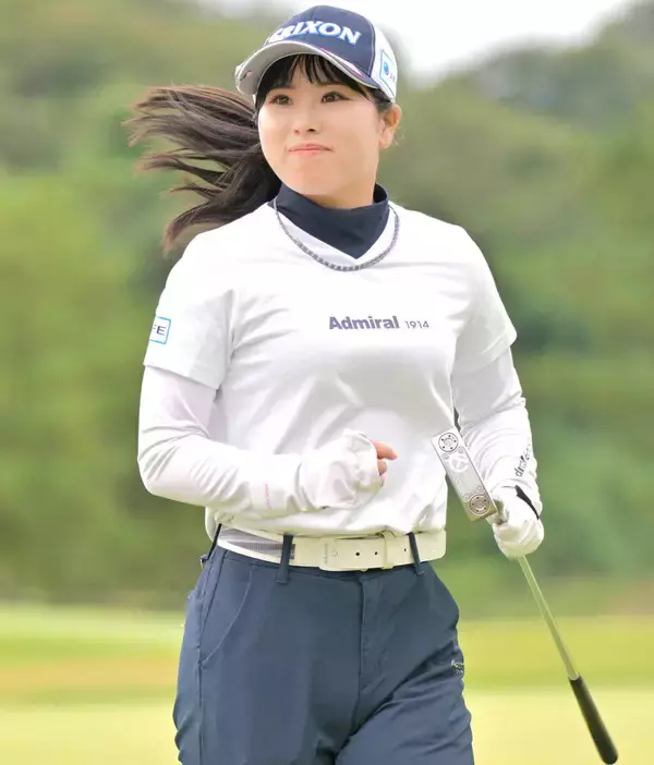【女子ゴルフ】尾関彩美悠と福山恵梨が首位で後半へ　桑木志帆が１差３位接近中