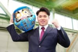 【ＤｅＮＡ】ドラフト１位・小田康一郎が青いだるまを手に入寮「開幕スタメンを考えている」