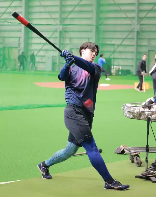 【日本ハム】二刀流・柴田獅子が新年初打ち　“脳筋トレ”で「思った以上にフィジカル上がった」