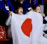 「【五輪】テレビに映った「心強い応援団長」りくりゅうに声援！「頼もしい」「ドアップ」坂本花織ら駆けつける」の画像1