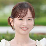 「皆藤愛子アナの上目遣い＆真っ白美肩にドキッ！「この笑顔見れたから４月頑張れそう」「ものすごい透明感」」の画像1