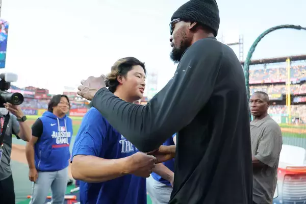 １８８センチの村上宗隆が見上げたＮＢＡスター選手　夢の祭典前に夢の交流　１年目で豪華体験