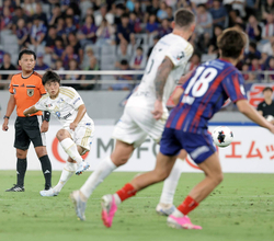 ＦＣ東京、長友佑都の応援実らず大敗…現役続行を表明した一戦で町田に大量５失点