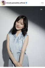 山下美月「撮り直さなきゃ！となりました」新しい宣材写真を公開…「爽やか」ノースリ姿で笑顔