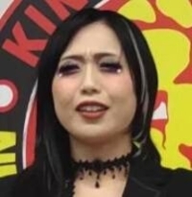 服ビリビリの悪夢から１週間…人気女子レスラーが雰囲気ガラリ「美しい」「エレガント」上谷沙弥の姿に驚き