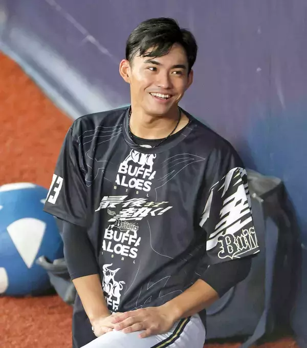 【オリックス】佐藤一磨がインスタで結婚発表「妻のため一生懸命腕を振ります」育成入団の苦労人