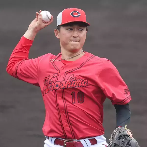 「【広島】佐々木泰、今季初の三塁で悔しいあと一歩「ショートに任せれば良かったけど」グラブ弾くサヨナラ打」の画像