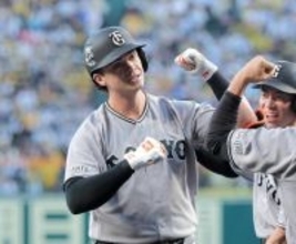 【巨人】新助っ人ダルベックが虎キラーすぎる！全３発＆８／１０打点が阪神戦　３ラン→安打→二塁打でマー君を援護