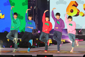 全員で「シェー！」　Ａぇ！ｇｒｏｕｐ＆ジュニア・西村拓哉　「ガルアワ」に「おそ松さん」の衣装でサプライズ登場し黄色い歓声