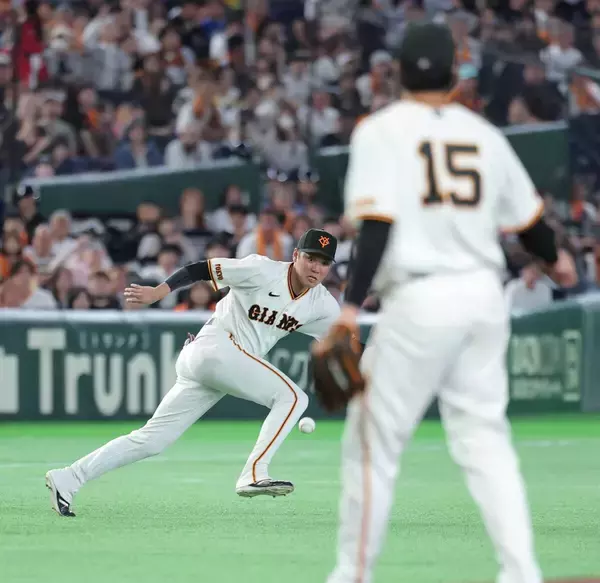 【巨人】坂本勇人の超人プレーに「やっぱり神」「すごすぎて意味分からない」