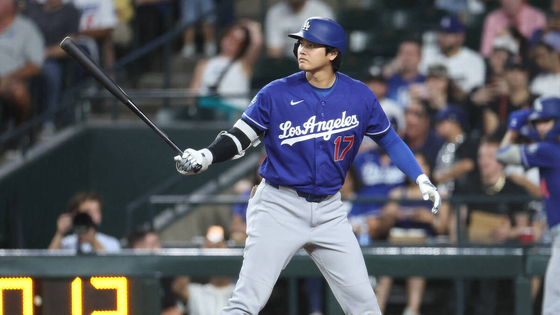 大谷翔平、プレーボール直後に初球攻撃も…二ゴロ　２４年サイ・ヤング賞左腕セールと激突　“エース対決”の山本由伸を援護なるか