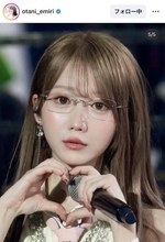 「お姉さん感半端ない」イコラブ・大谷映美里のメガネ姿が「メロすぎる」「きゅんきゅんしちゃう」「似合いすぎ」