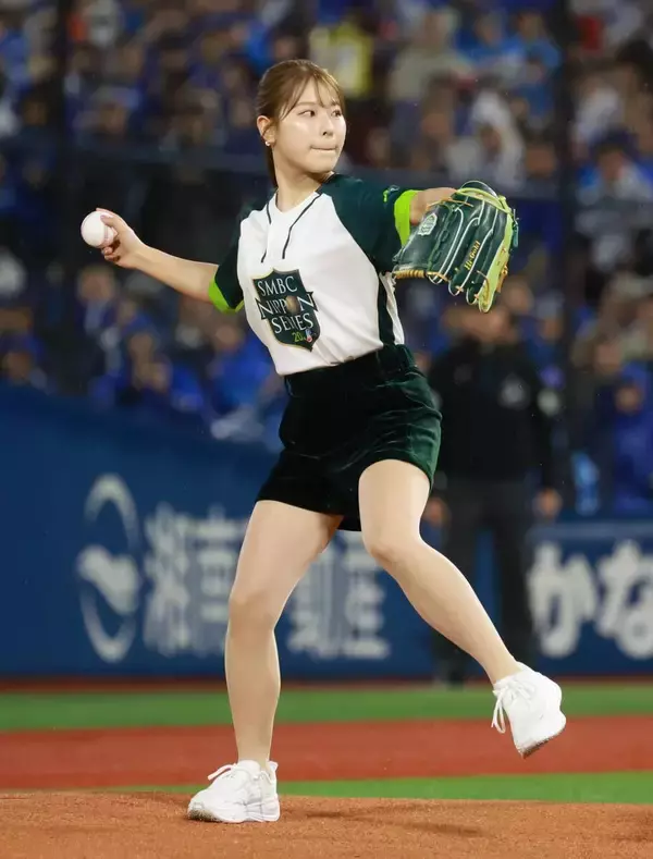 【日本シリーズ】「ゴルフの試合より緊張しました！」プロゴルファー・吉田鈴が〝ハニカミ始球式〟　今シーズン２勝の「新星」