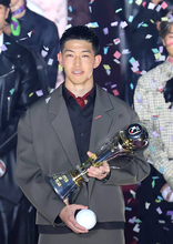 Ｊ１のＭＶＰは鹿島ＧＫ早川友基…ＧＫ受賞は楢崎正剛氏以来１５年ぶり、鹿島からは０９年小笠原満男氏以来