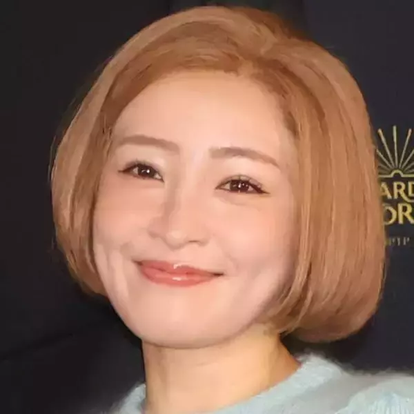 大沢あかね「ＡＩではありません」まるで人形みたいな変身ショット！「上級妃」「妖艶」「綺麗すぎてドキドキ」