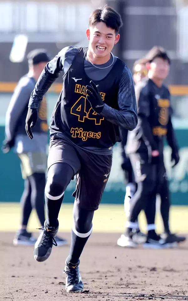 【阪神】ドラフト４位の早瀬朔（さく）が母校・神村学園サッカー部にエール「本当に日本一になってほしい」高校サッカーで決勝進出