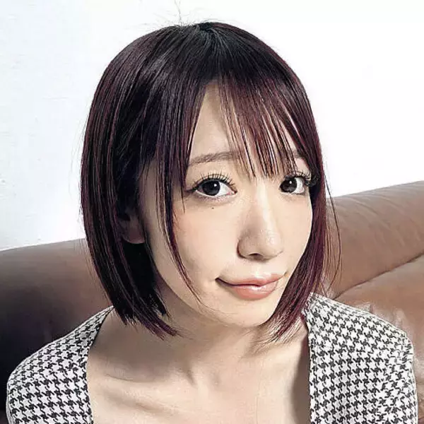 清水あいり　自称「ちんちくりん」全身ショットに驚がく「スゲー」「たまらん」「スタイルおばけ」