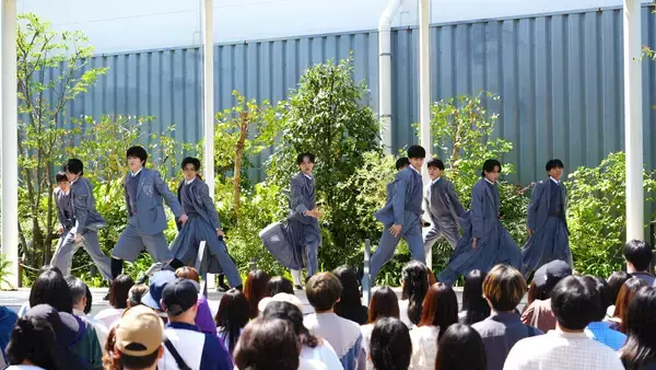 秋元康氏プロデュースの新男性アイドル・Ｃｌｏｕｄ　ｔｅｎ、ファンの前で初パフォ「初めてお会いできてうれしかった」