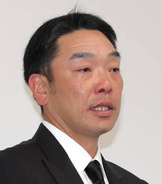 【巨人】阿部慎之助前監督が２５秒の沈黙、涙の謝罪「こういう形で去るってことは…」娘への暴行容疑で辞任