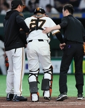 【巨人】岸田行倫が登録抹消へ…橋上監督代行が明言　前日ファウルが右膝直撃　骨に異常もなしも大事を取り　山瀬慎之助が昇格へ