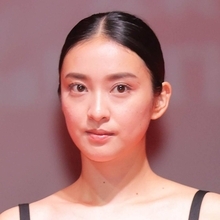 出産報告から１年半…武井咲　最新姿にビックリ！「痩せた？」「スタイルいい」「憧れる」子ども３人