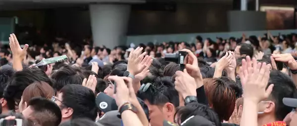 「甘く見てた」「凄い人　人　人」２１日の阪神競馬場は“爆入り”＆“爆売れ”　 「レープロなくて鬱」な人も続出！？