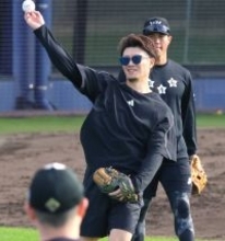 【日本ハム】西川遥輝「イケオジの一歩目。新しい自分を」…５年ぶり古巣復帰３３歳、沖縄・名護先乗り初フリー打撃