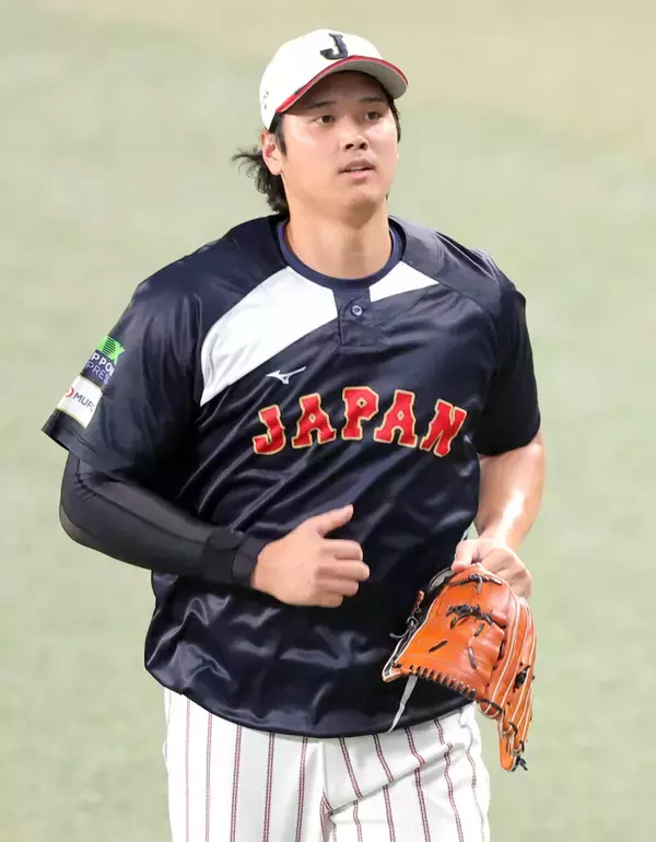 侍ジャパン・大谷翔平のフリー打撃にナイン集結　近藤も中村もくぎ付け