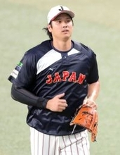 侍ジャパン・大谷翔平のフリー打撃にナイン集結　近藤も中村もくぎ付け